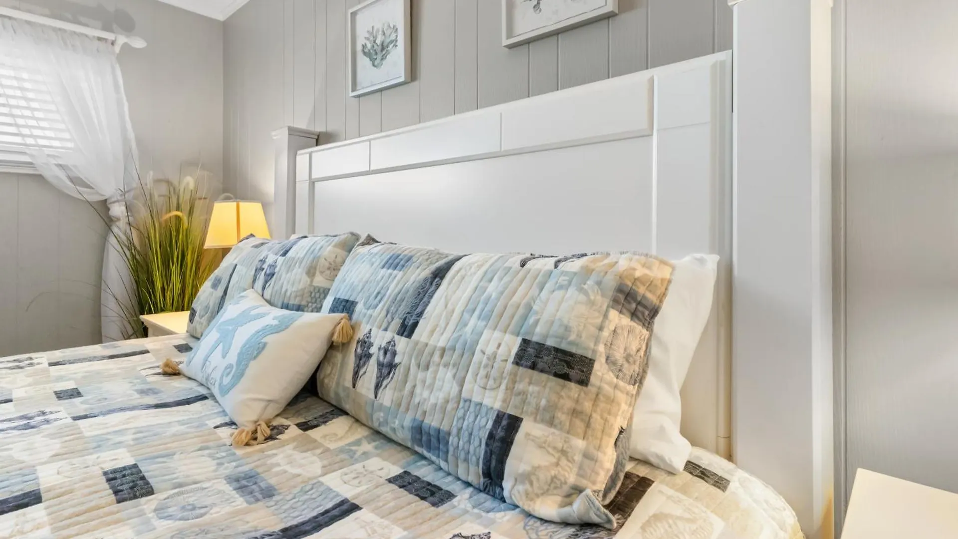 Calypso 2-Bedroom Condo With Ocean Views & Pool Access Ocean City Beachfront Escape Holiday home