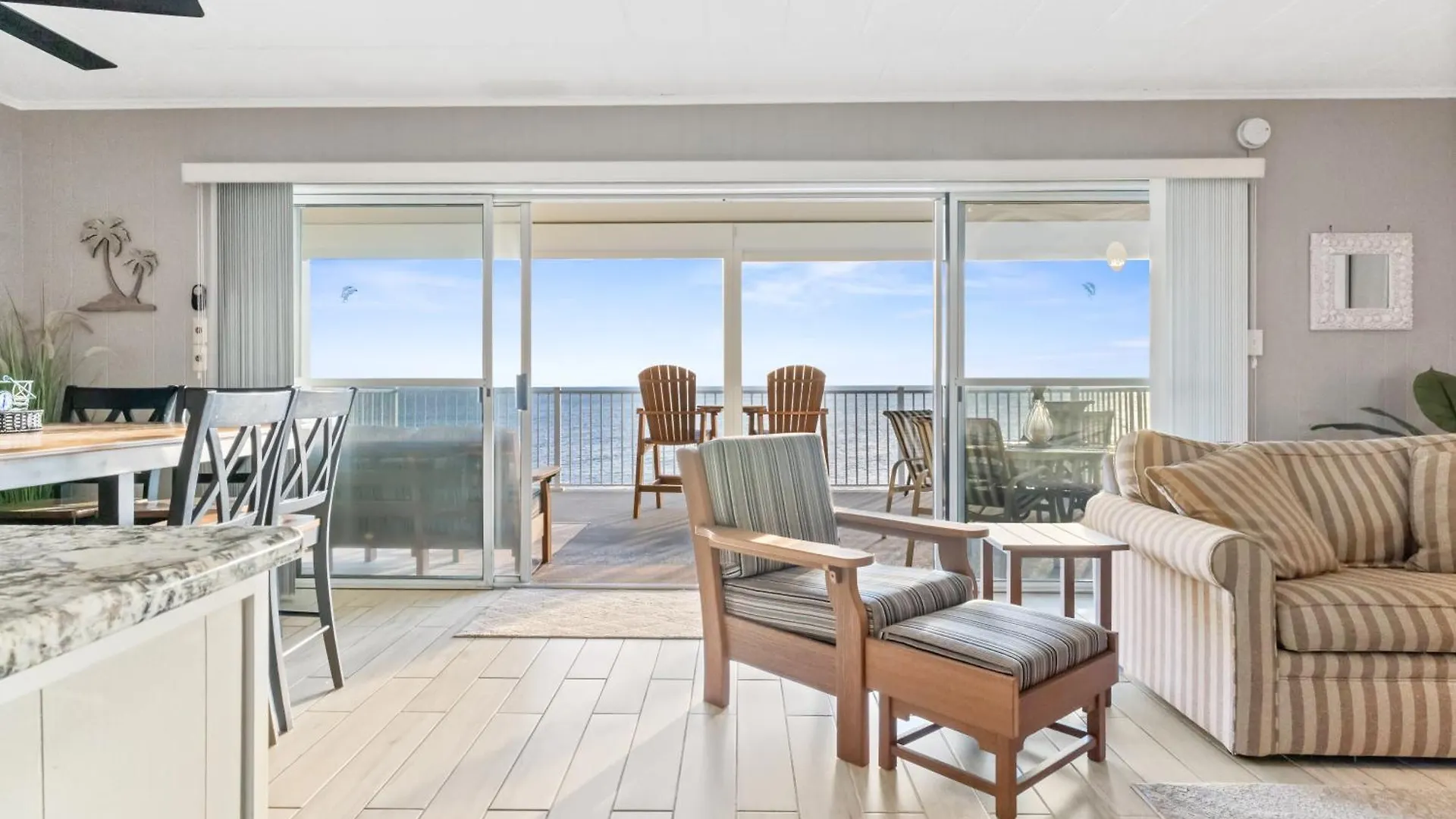 Holiday home Calypso 2-Bedroom Condo With Ocean Views & Pool Access Ocean City Beachfront Escape